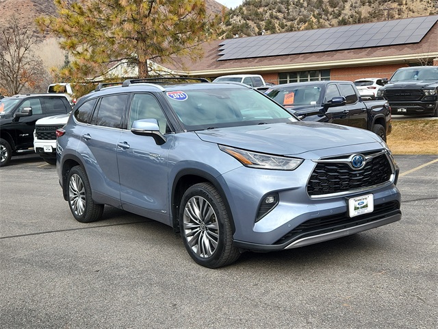 2021 Toyota Highlander Platinum's photo