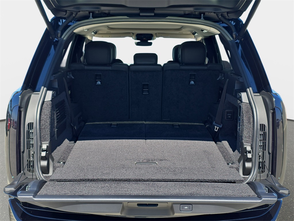 2025 Land Rover Range Rover SE photo 9
