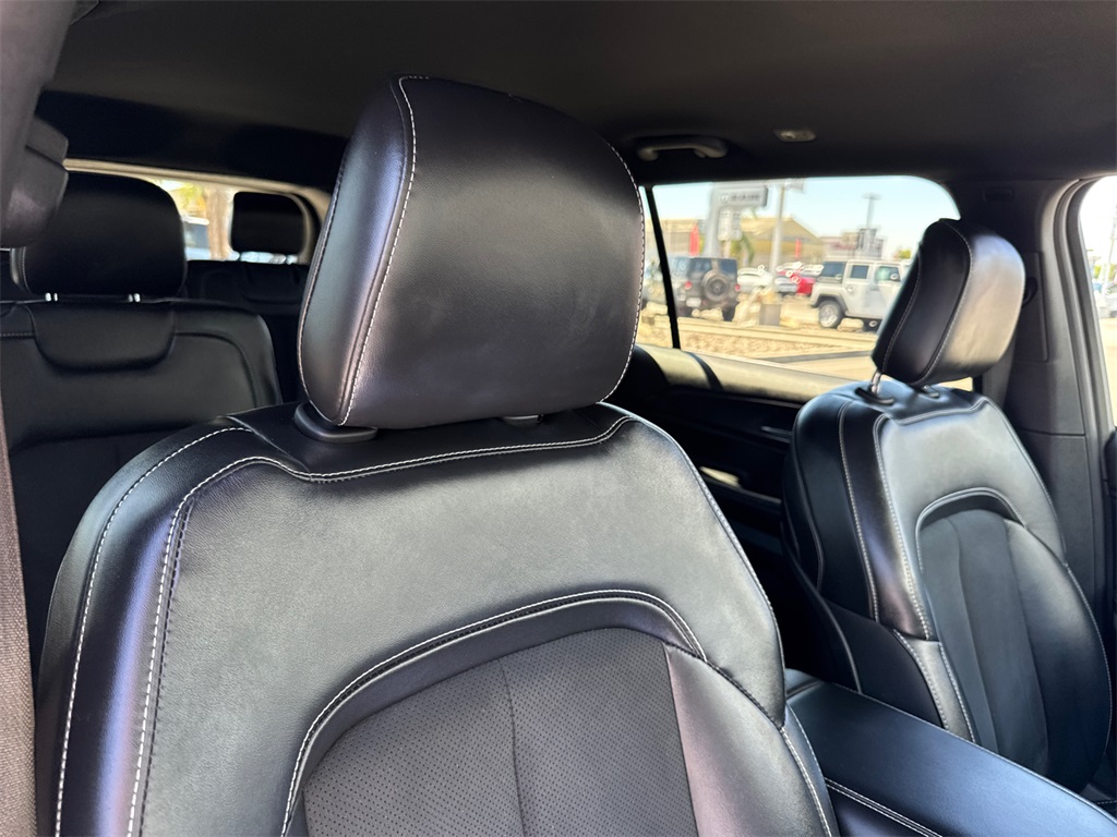 2021 Jeep Grand Cherokee Altitude photo 11