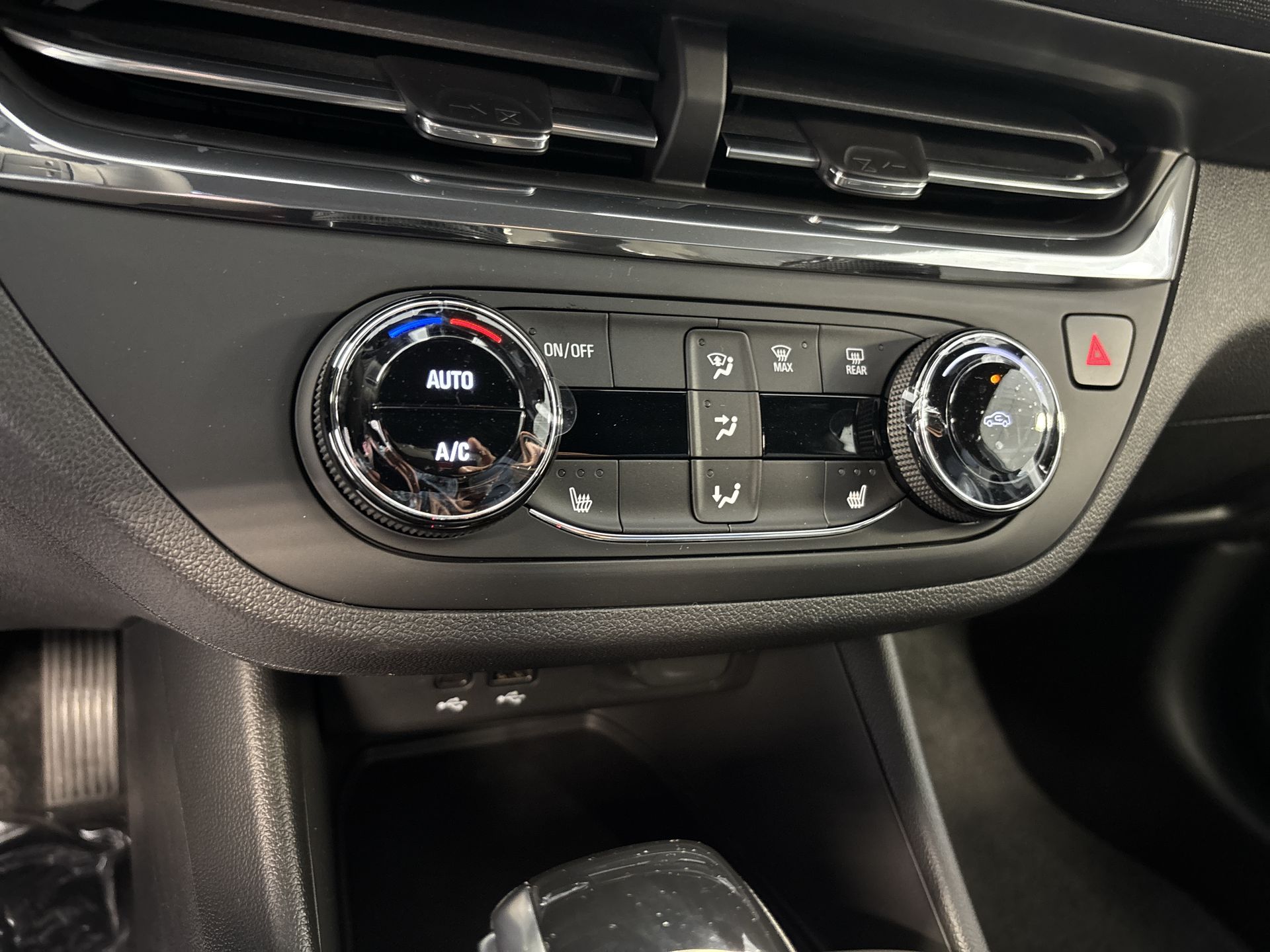 2025 Buick Envista Preferred photo 18