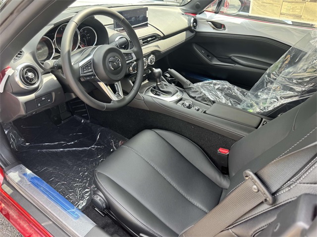 2025 Mazda MX-5 Miata Miata Grand Touring photo 2