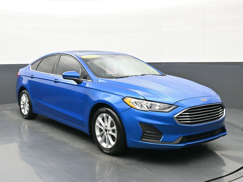 2020 Ford Fusion SE's photo