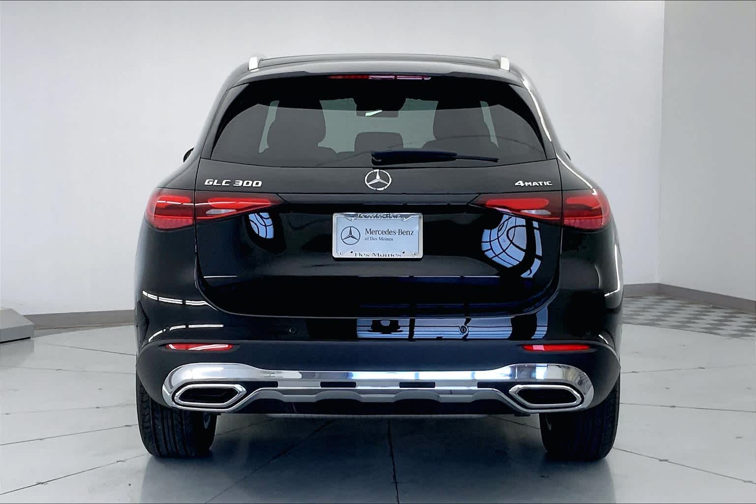 2025 Mercedes Benz GLC 300 4MATIC photo 5
