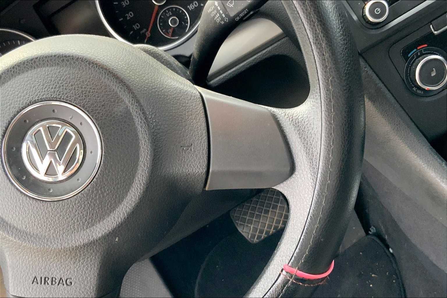 2012 Volkswagen Golf photo 21