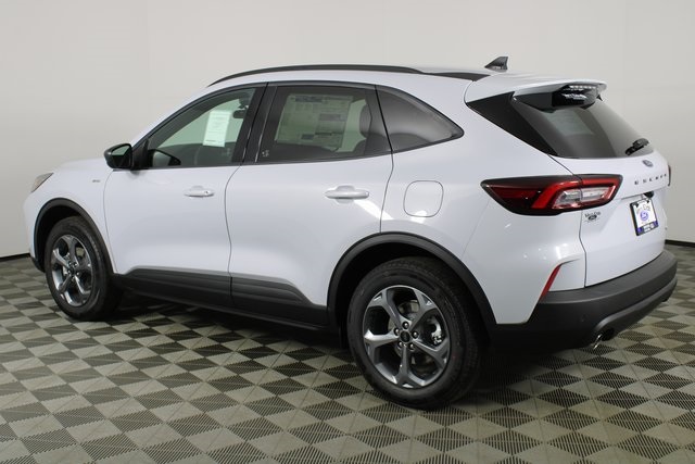 2026 Ford Escape ST-Line photo 2