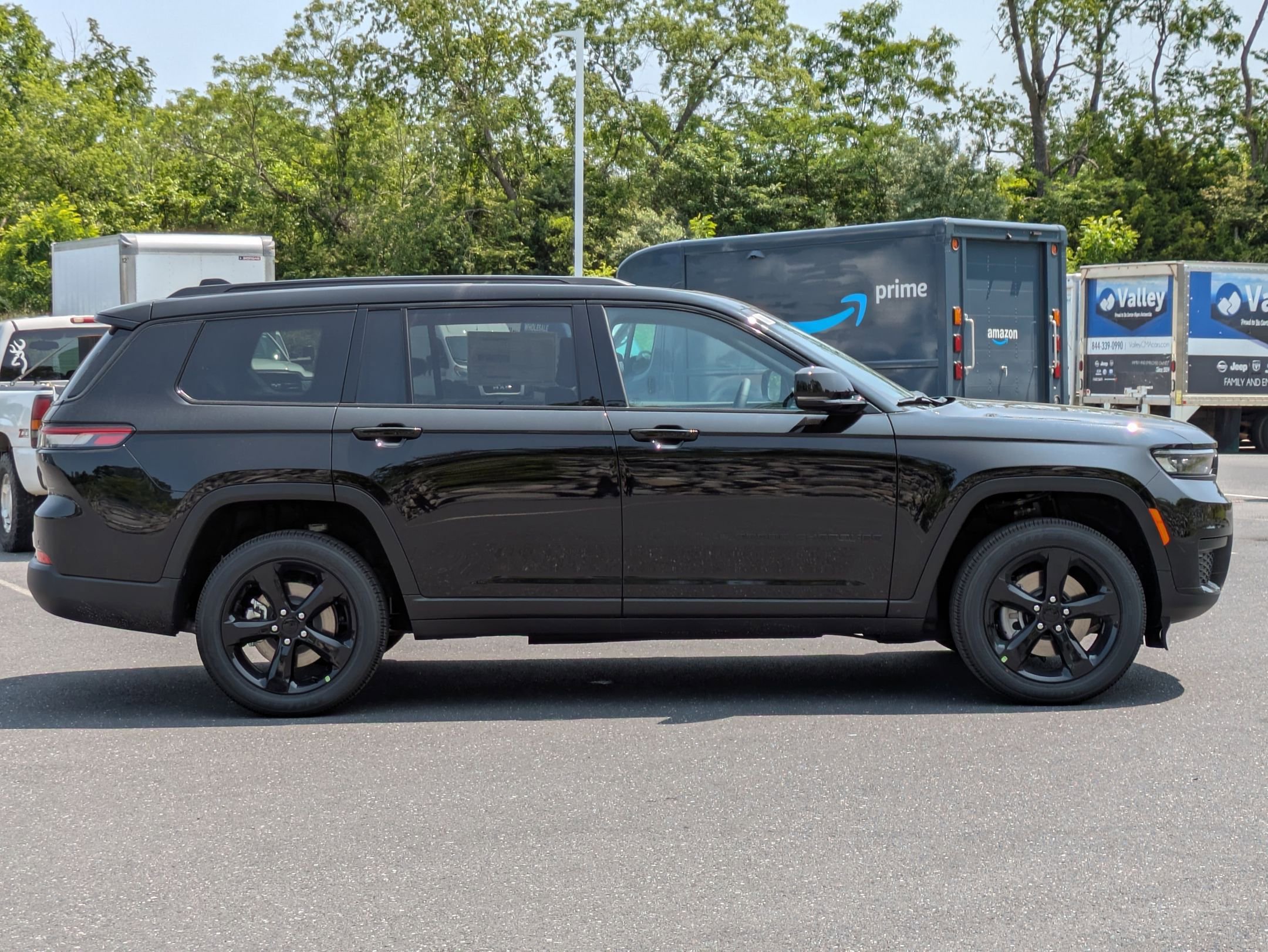 2025 Jeep Grand Cherokee Altitude X photo 2
