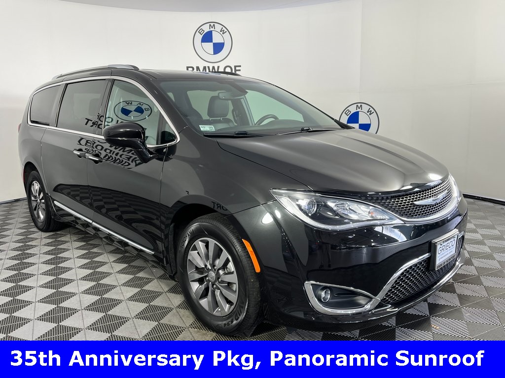 2019 Chrysler Pacifica Touring L Plus's photo