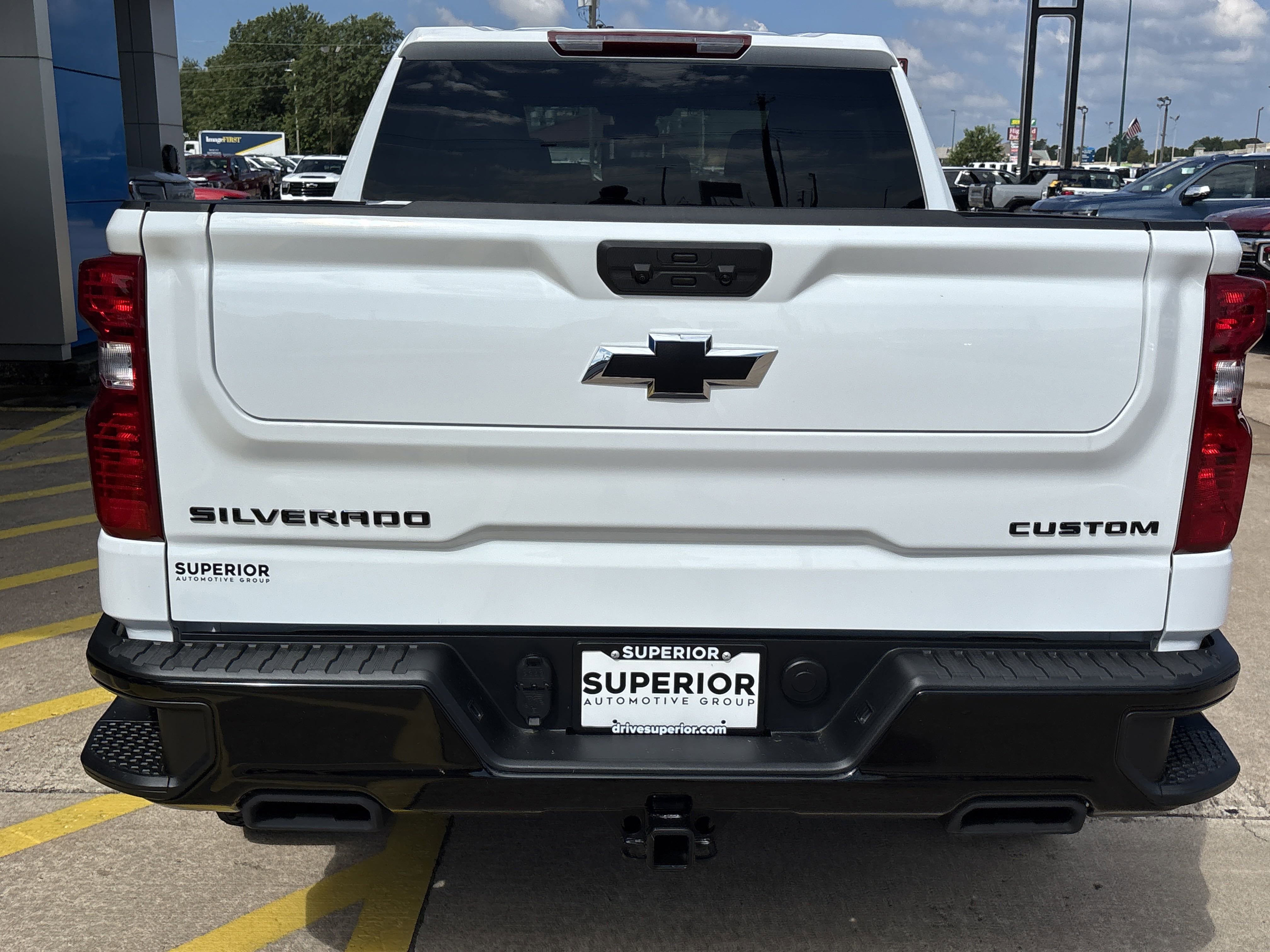 2025 Chevrolet Silverado 1500 Custom Trail Boss photo 2