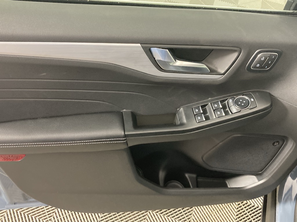 2025 Ford Escape Plug-In Hybrid photo 2