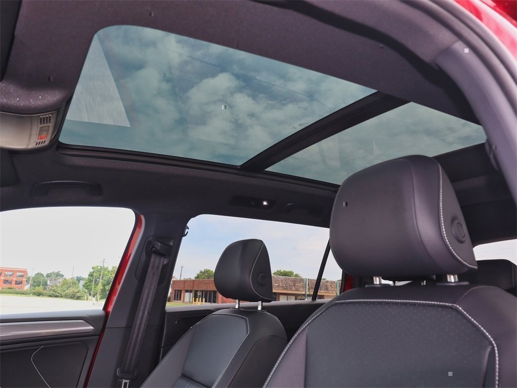 2024 Volkswagen Tiguan SE R-Line Black photo 13