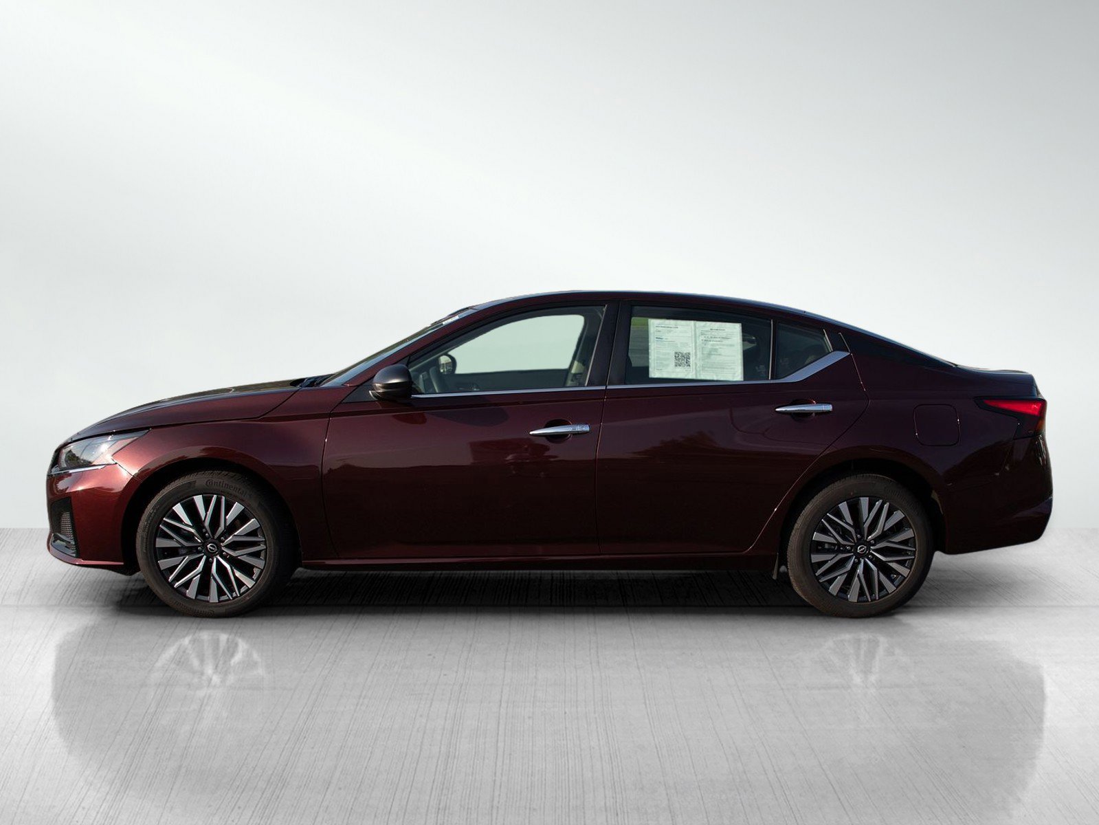 Used 2024 Nissan Altima SV with VIN 1N4BL4DWXRN375017 for sale in Burnsville, Minnesota
