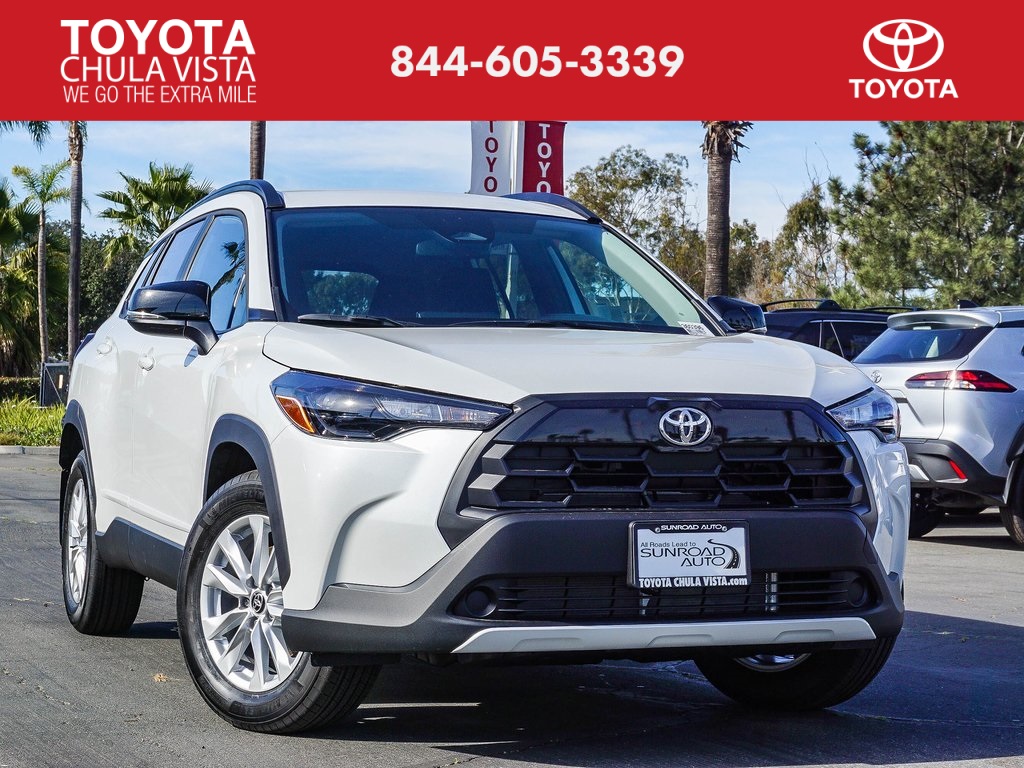 2026 Toyota Corolla Cross LE's photo