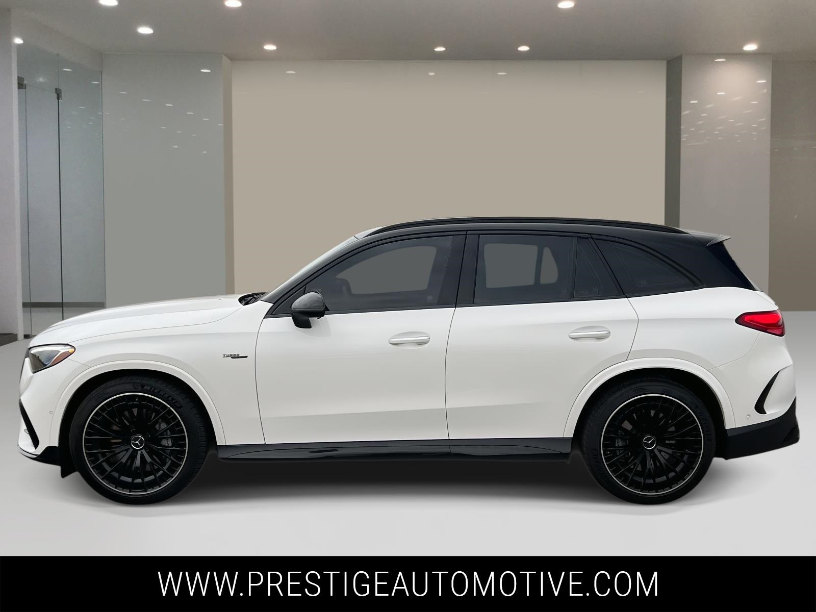 2024 Mercedes Benz GLC 43 AMG 4MATIC photo 2