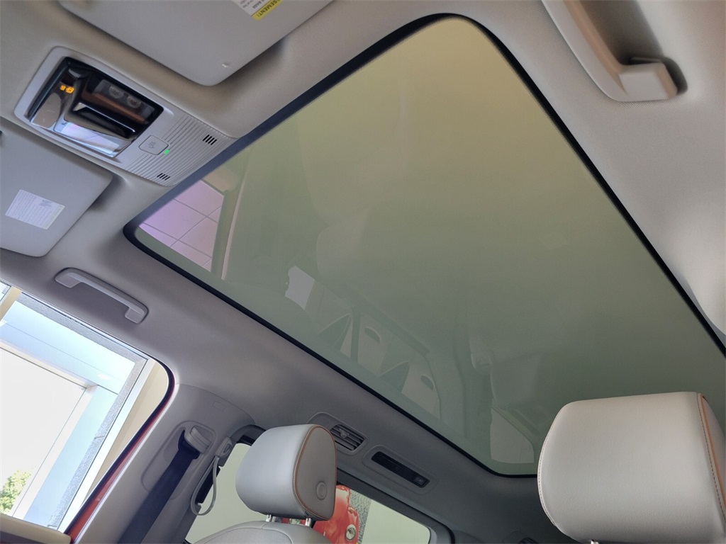 2025 Volkswagen ID. Buzz Pro Plus photo 7