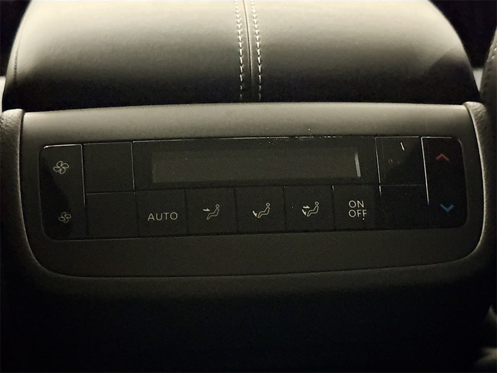 2025 Nissan Pathfinder SV photo 14