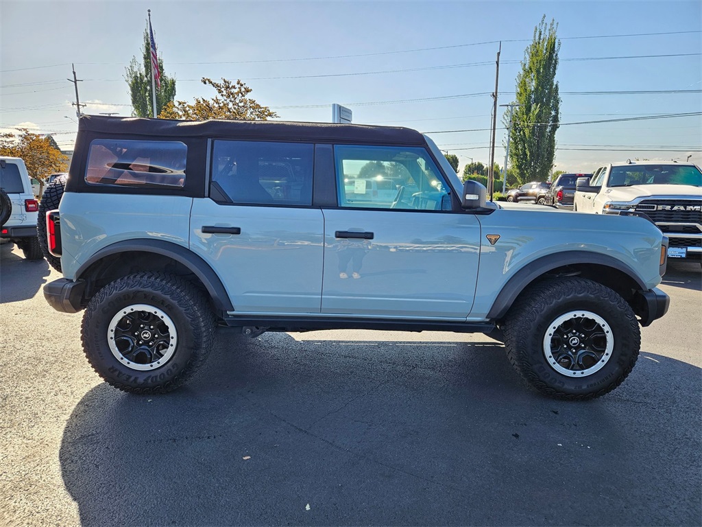 2023 Ford Bronco Badlands photo 3