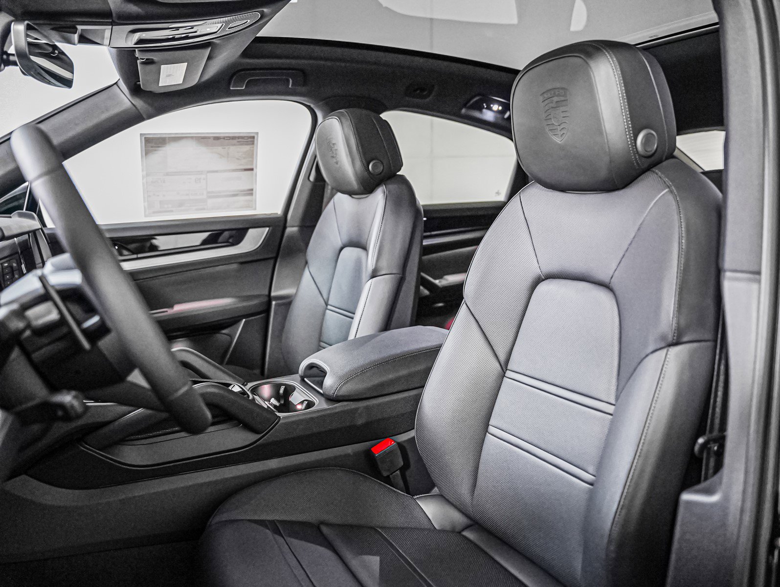 2025 Porsche Cayenne Coupe photo 4