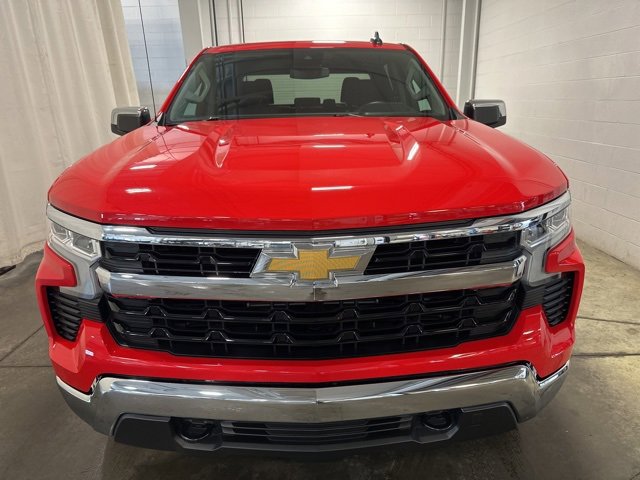 2023 Chevrolet Silverado 1500 LT photo 2