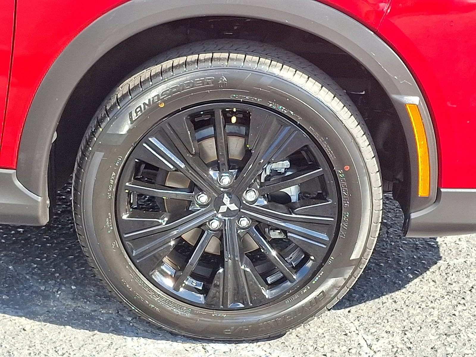 2022 Mitsubishi Eclipse Cross LE photo 6