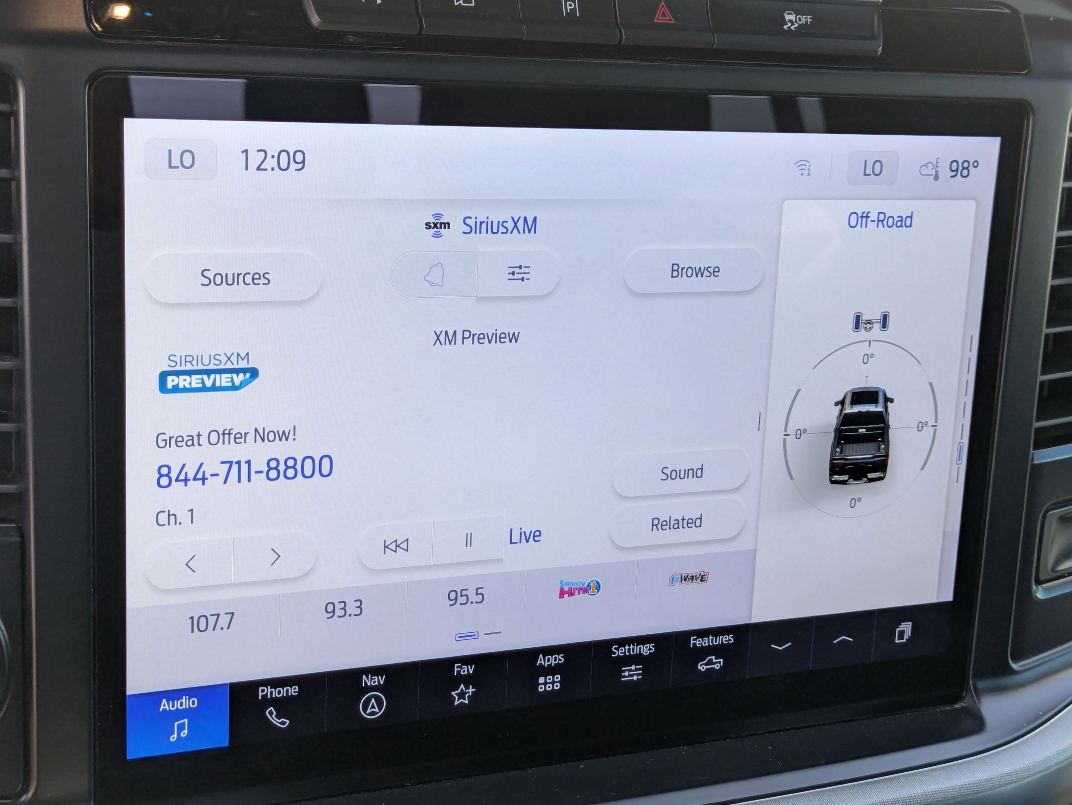 2024 Ford F-150 Lariat photo 18