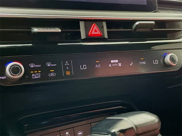 2025 Kia K5 GT-Line photo 17