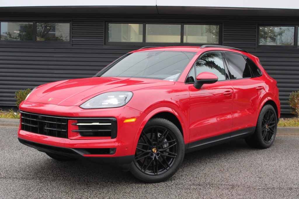2025 Porsche Cayenne Base's photo
