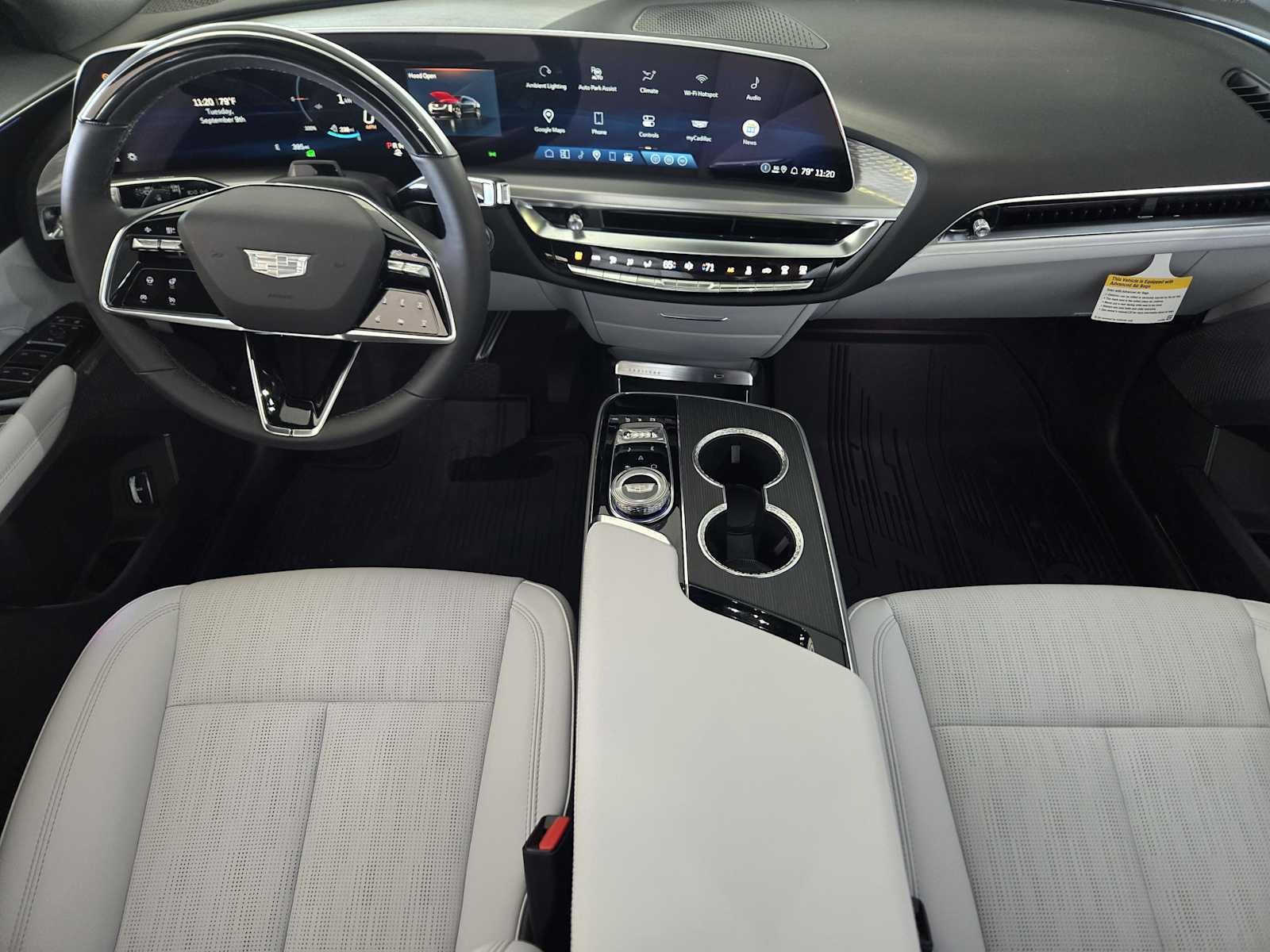 2025 Cadillac Lyriq Luxury photo 16