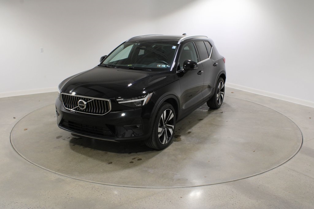 2025 Volvo XC40 Plus's photo