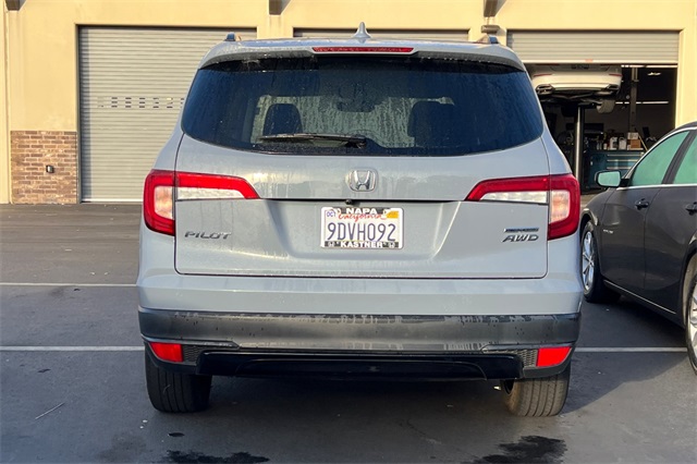 2022 Honda Pilot SE photo 2