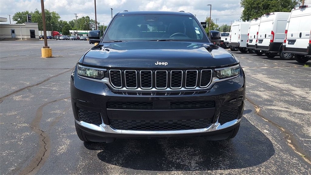 2024 Jeep Grand Cherokee Laredo X photo 3