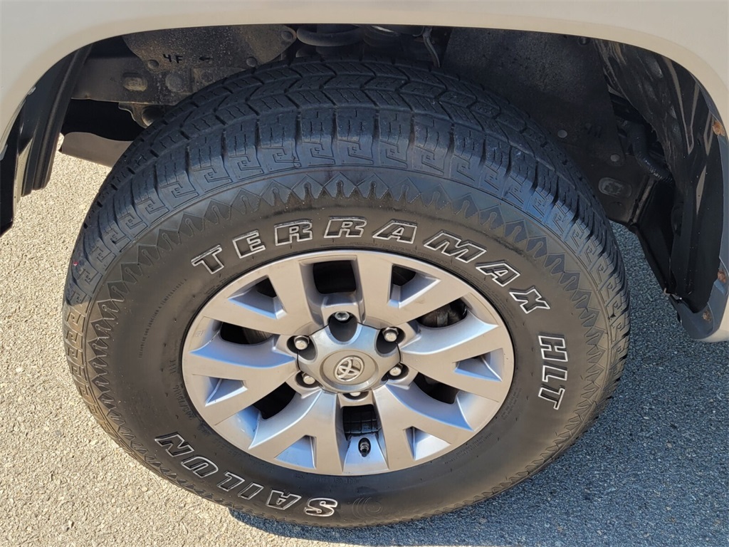 2018 Toyota Tacoma SR5 Double Cab V6 photo 14