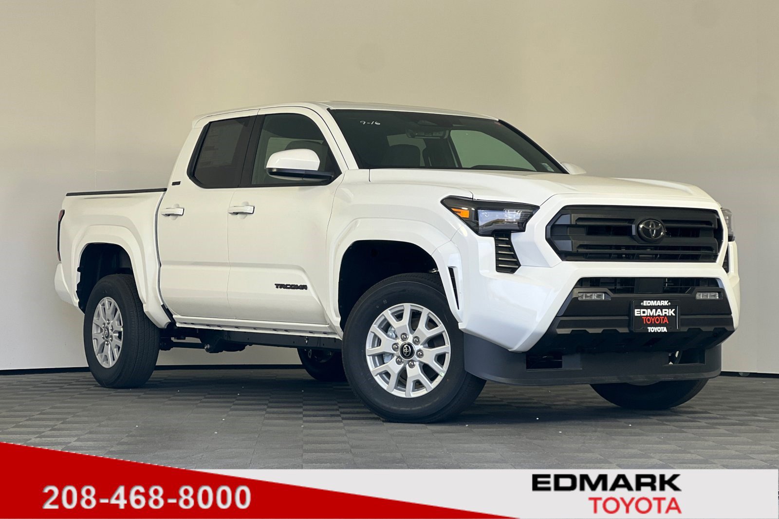 2025 Toyota Tacoma SR5's photo