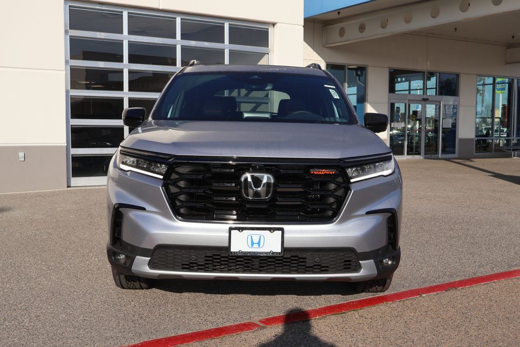 2025 Honda Pilot TrailSport photo 2