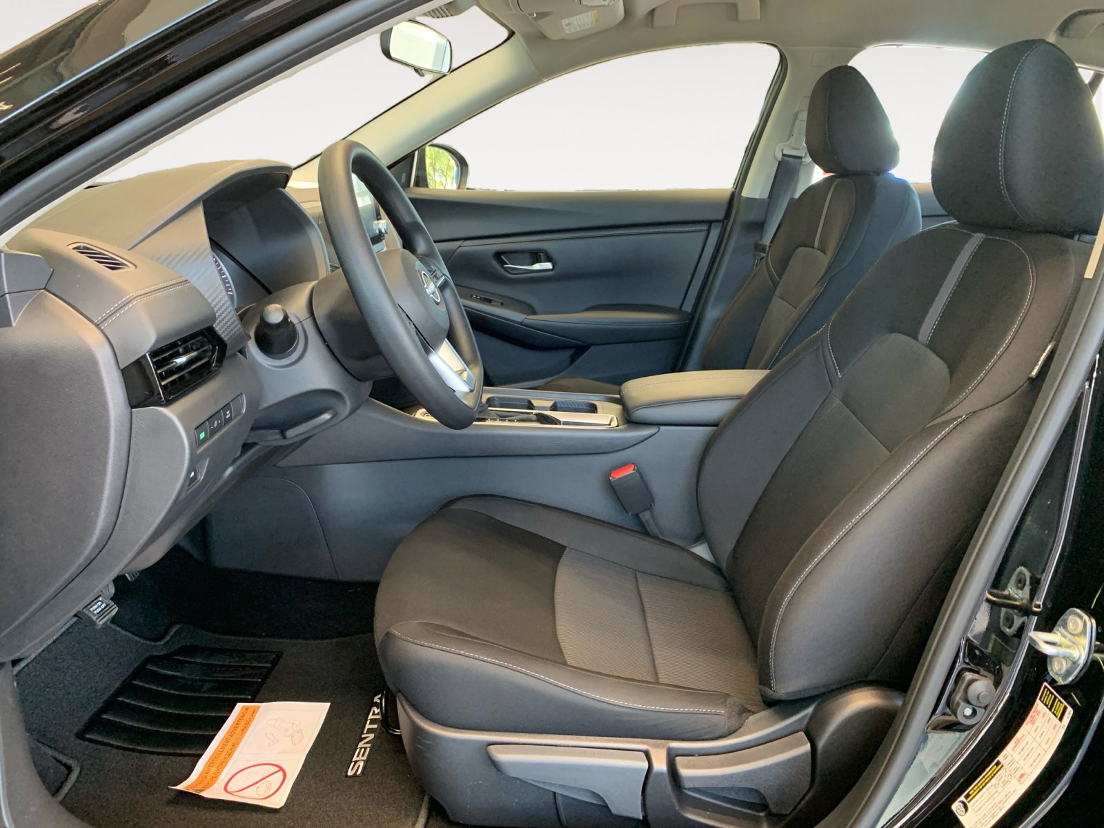2025 Nissan Sentra SV photo 18