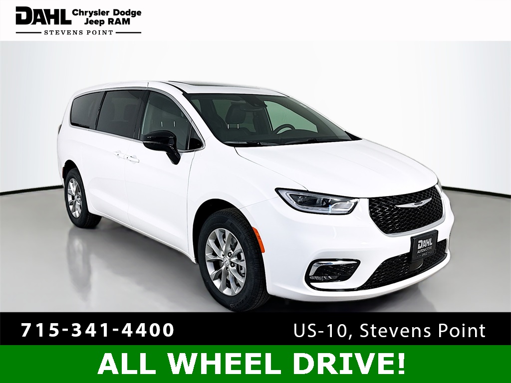 2026 Chrysler Pacifica Select's photo