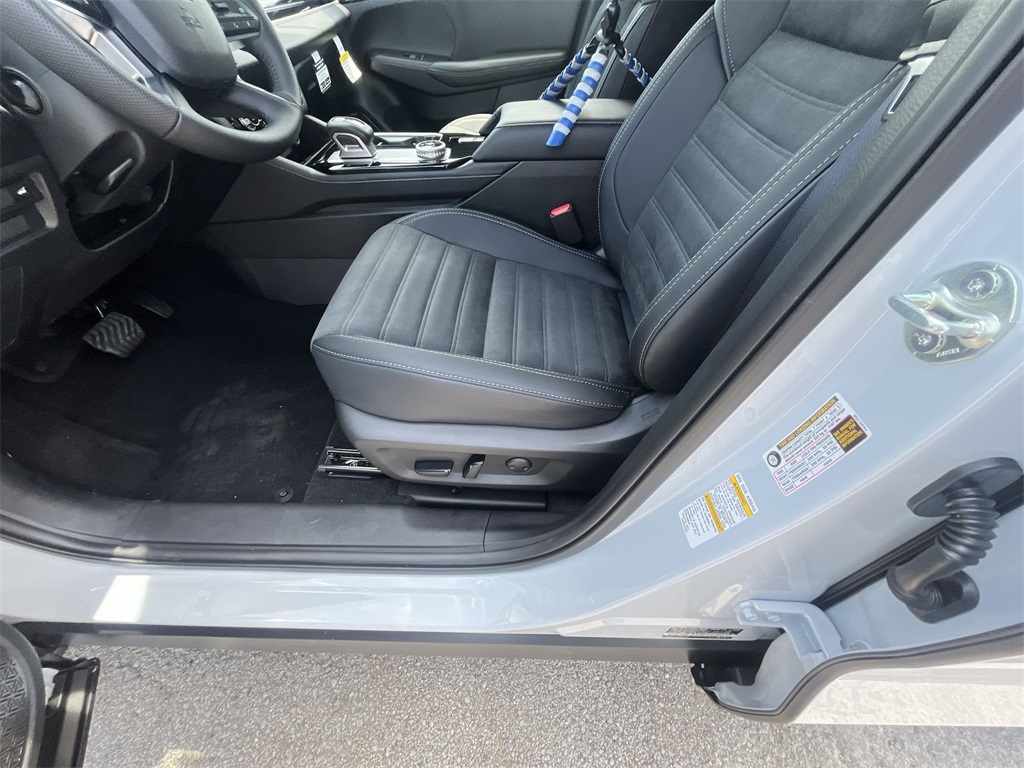 2025 Mitsubishi Outlander SE photo 12