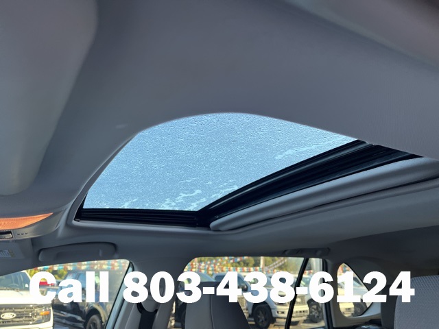 2021 Toyota RAV4 XLE photo 8