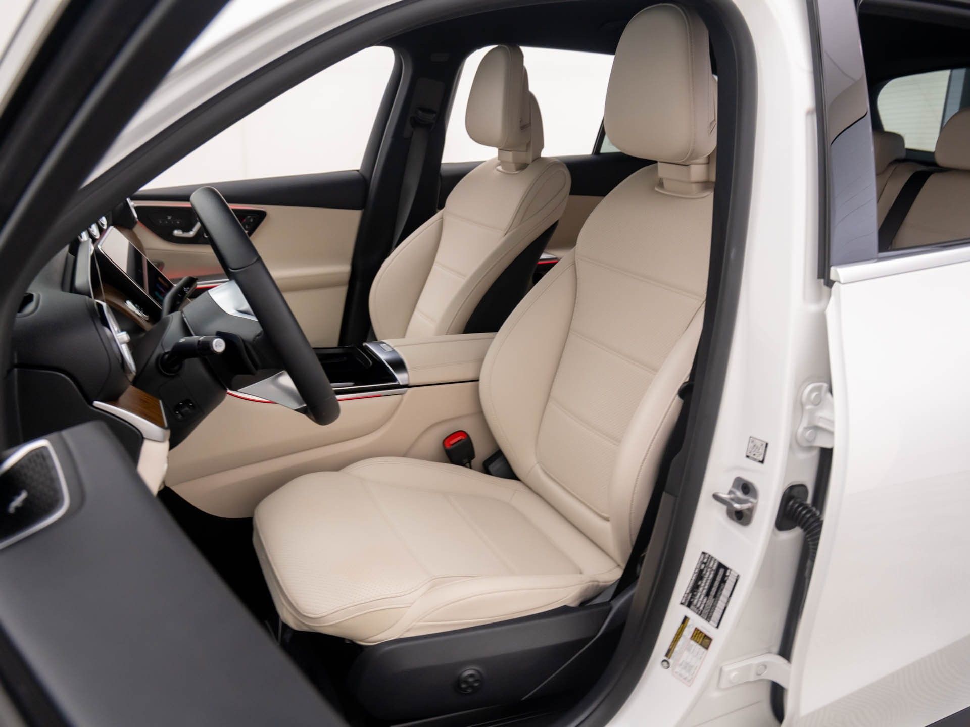 2025 Mercedes Benz GLC 350e 4MATIC photo 16