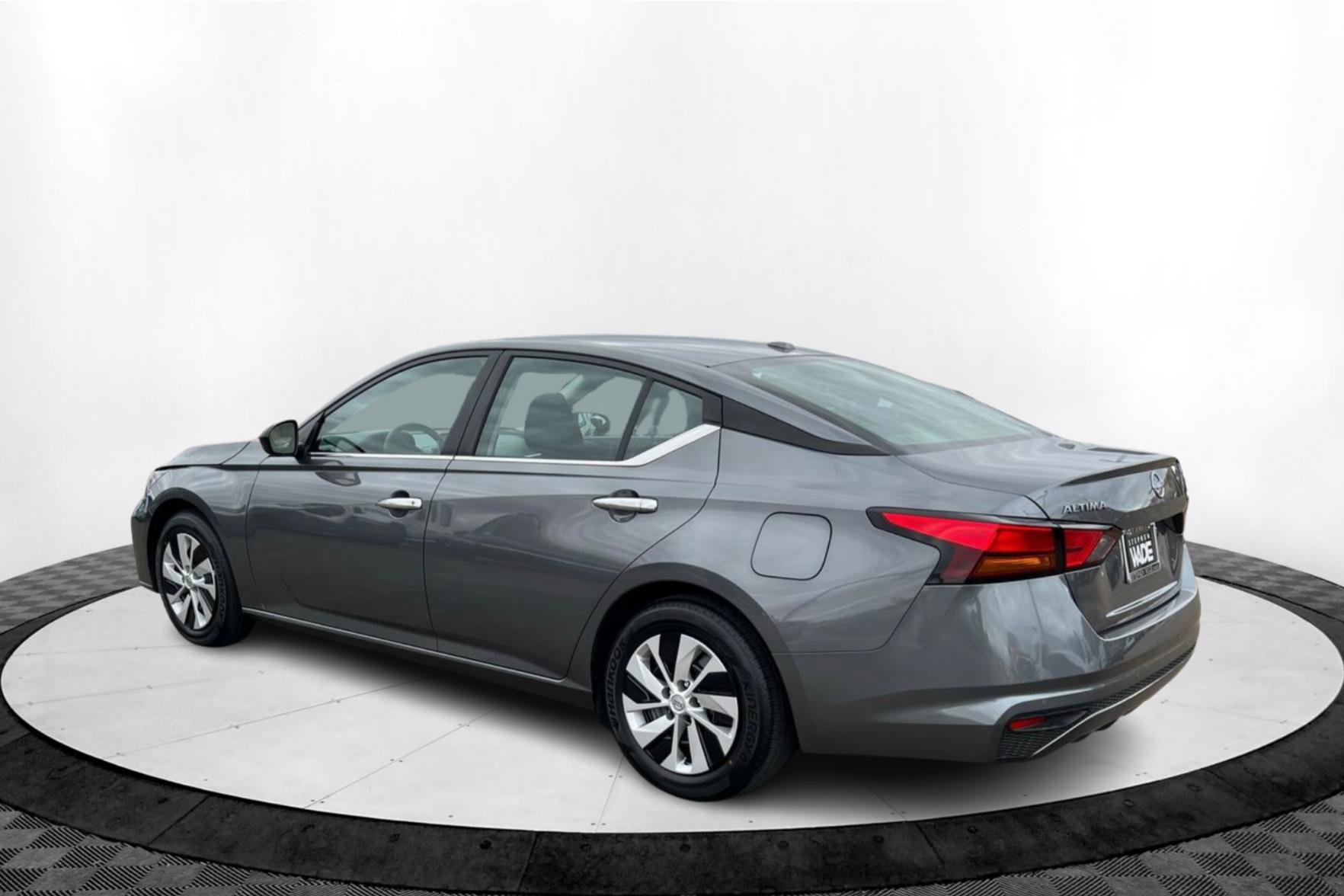 2025 Nissan Altima S photo 2