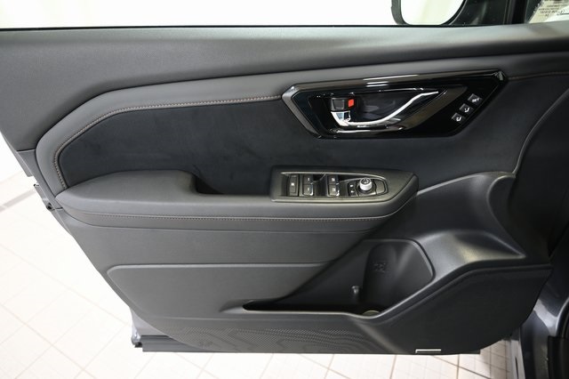2025 Subaru Forester Touring photo 13