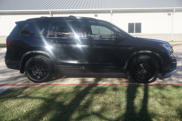 2020 Honda Pilot Black Edition photo 2