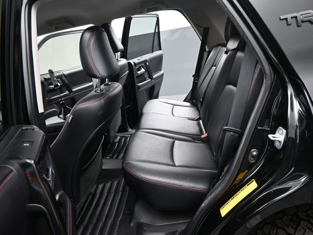 2017 Toyota 4Runner SR5 photo 13