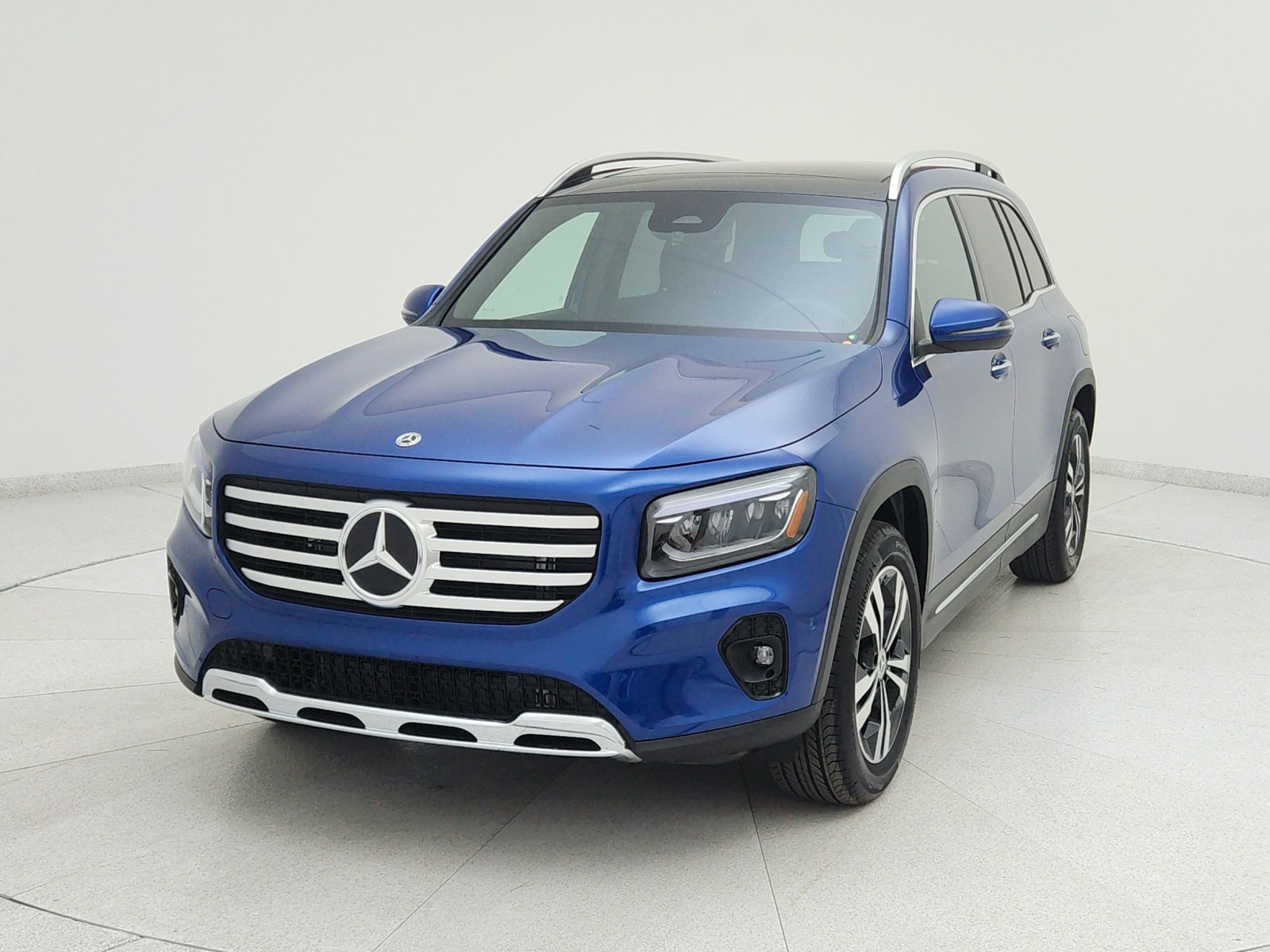 2025 Mercedes-Benz GLB Base's photo