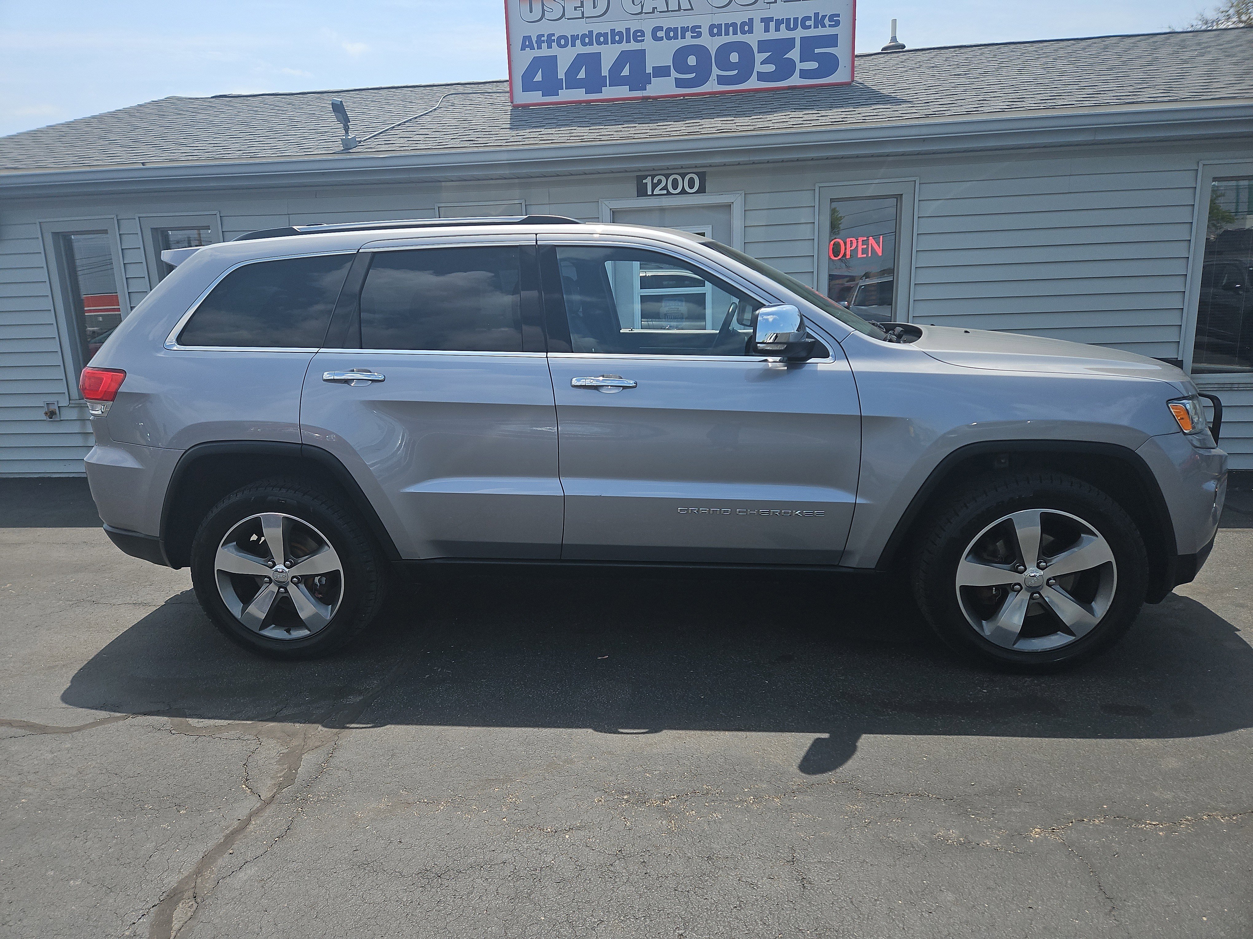 Used 2016 Jeep Grand Cherokee Limited with VIN 1C4RJFBG9GC311128 for sale in Washington, IL