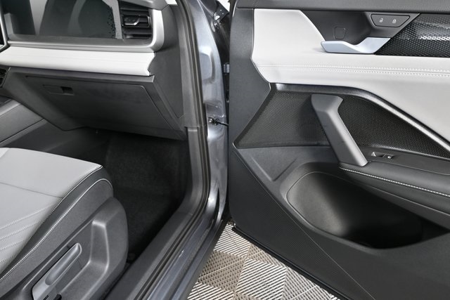 2025 Volkswagen Tiguan SE photo 22