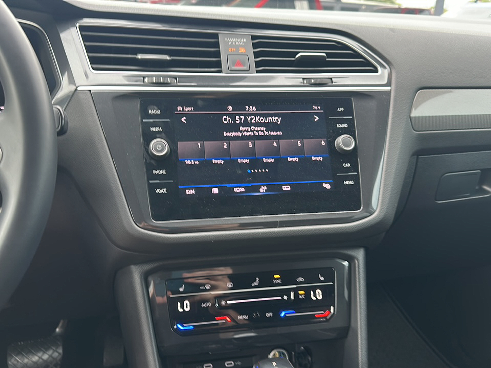 2024 Volkswagen Tiguan SE Wolfsburg Edition photo 17