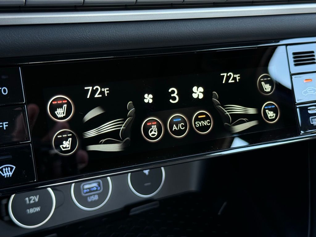 2025 Genesis G70 3.3T Sport Advanced photo 31