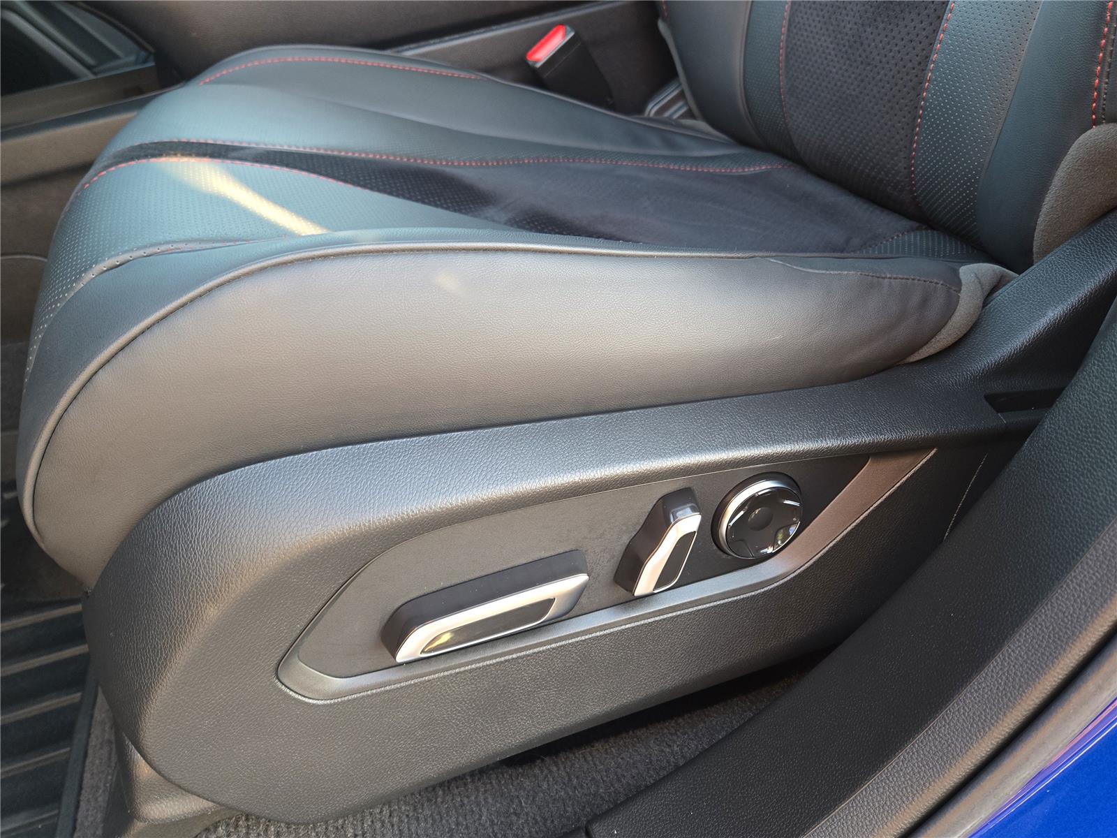 2025 Acura RDX A-Spec photo 21