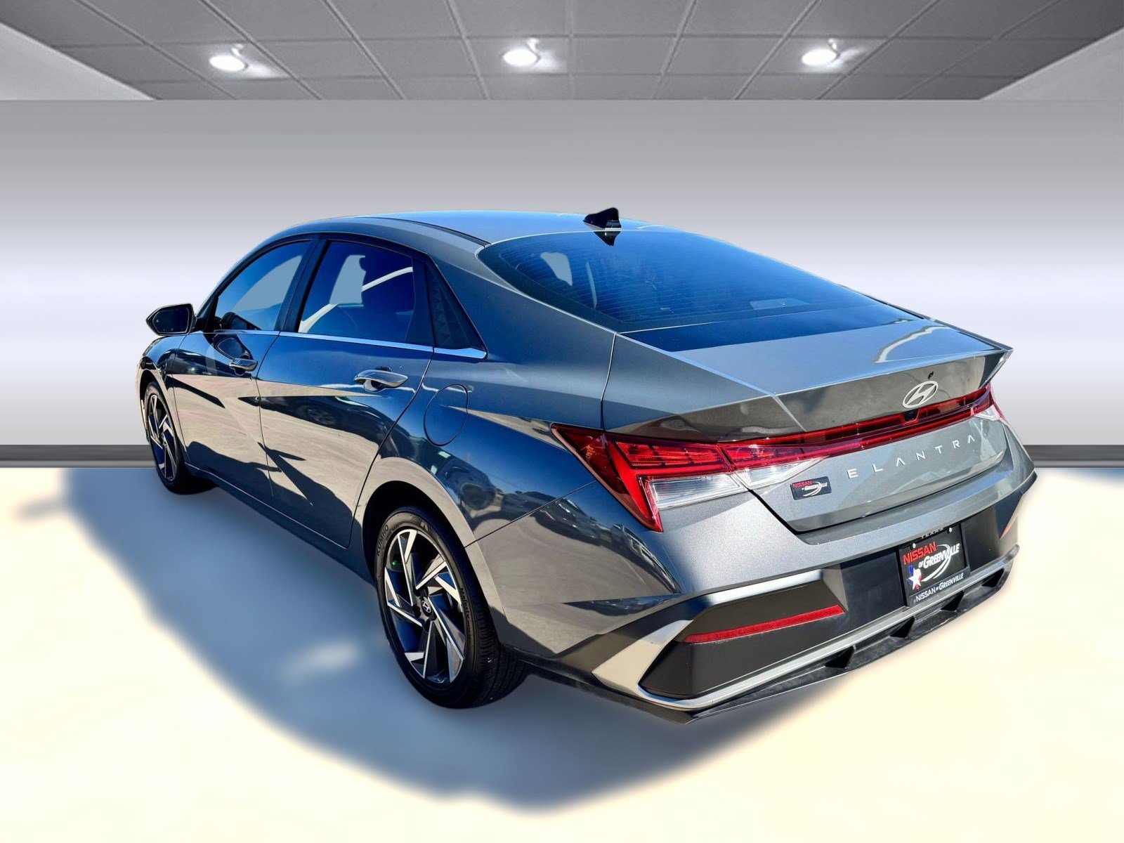 2025 Hyundai Elantra SEL Convenience photo 2