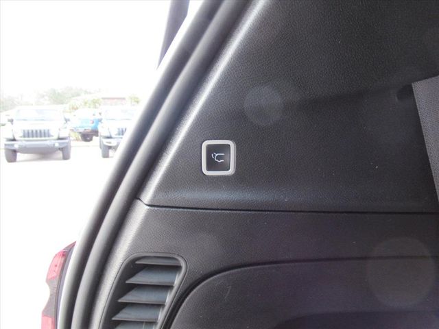 2023 Chrysler Pacifica Touring L photo 31